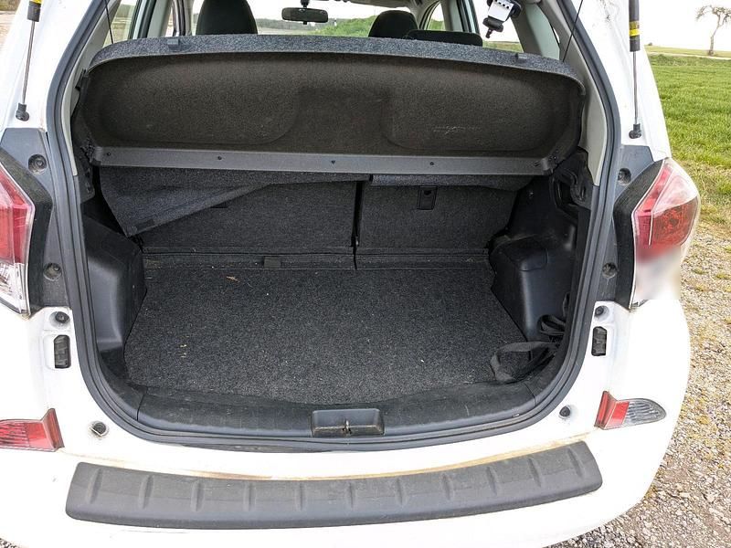 Gebraucht Toyota Verso 99 PS (72 kW) 2014 Weiß Van / Kleinbus