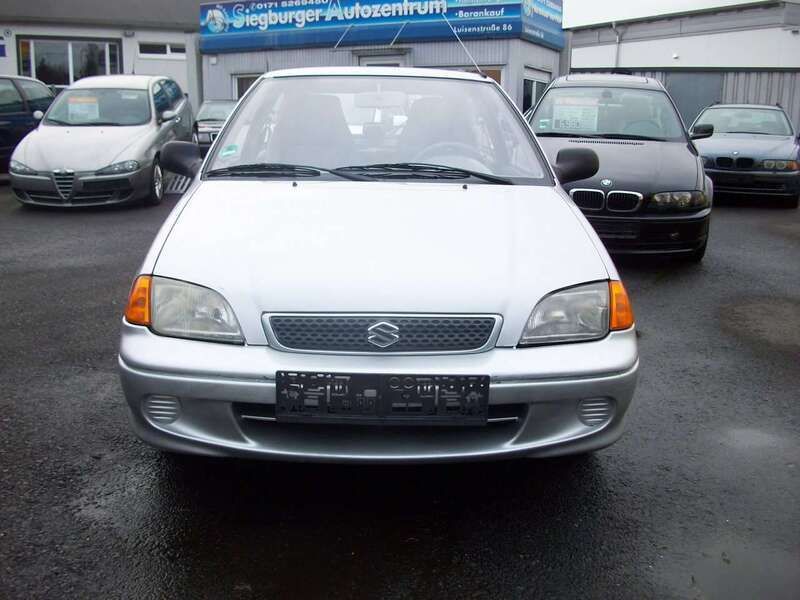 Silber Gebraucht 2001 Suzuki Swift Kleinwagen | 3.950 € - Bild 1/4