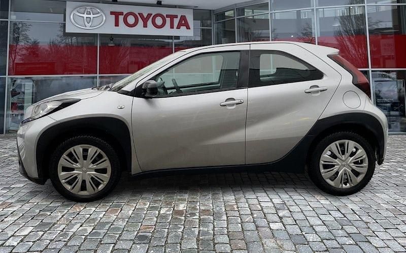 Gebraucht Toyota Aygo X Play 72 PS (52 kW) 2023 Silber SUV