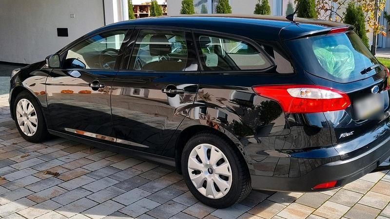 Brugt Ford Focus 101 HK (74 kW) 2012 Sort Stationcar