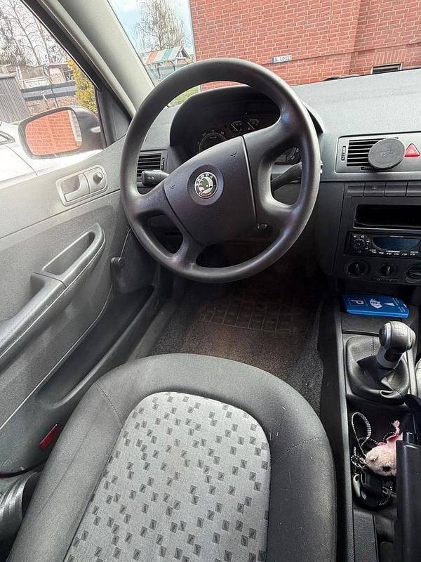 Gebraucht Skoda Fabia 54 PS (39 kW) 2006 Rot Limousine