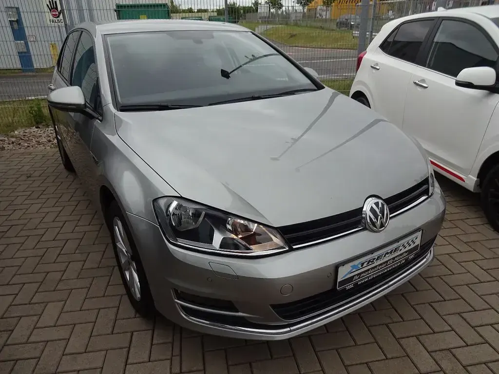 Gebraucht VW Golf VII LOUNGE 110 PS (80 kW) 2016 Silber Limousine