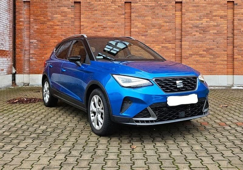 Blau Gebraucht 2022 Seat Arona FR SUV | 16.482 € (Guter Preis) - Bild 1/4