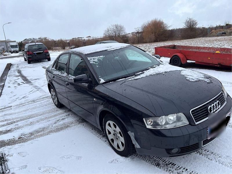 Schwarz Gebraucht 2001 Audi A4 Limousine | 1.900 € (Fairer Preis) - Bild 1/4