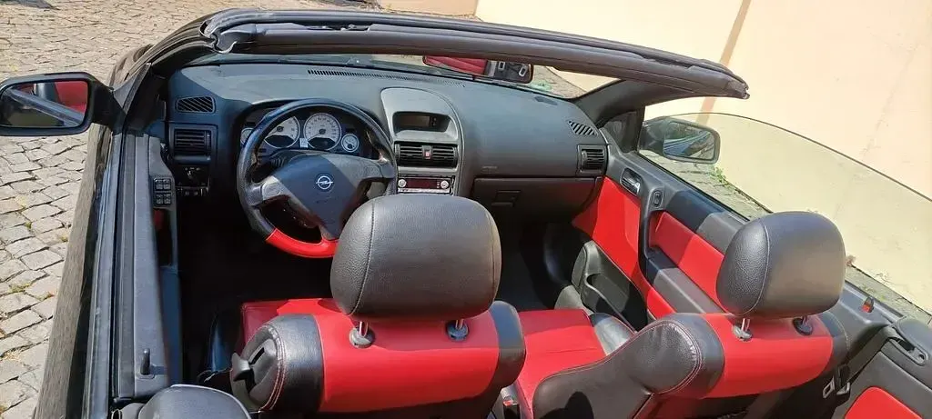Używany Opel Astra Cabriolet 125 KM (91 kW) 2003 Czarny Kabriolet