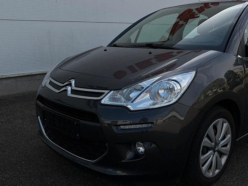 Gebraucht Citroën C3 SELECTION 99 PS (72 kW) 2015 Grün Limousine