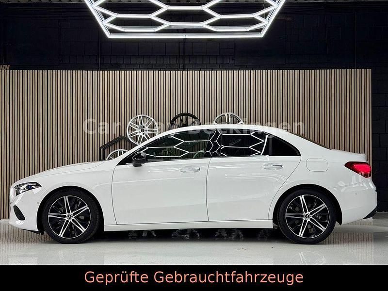 Gebraucht Mercedes A200 163 PS (119 kW) 2025 Weiß Limousine