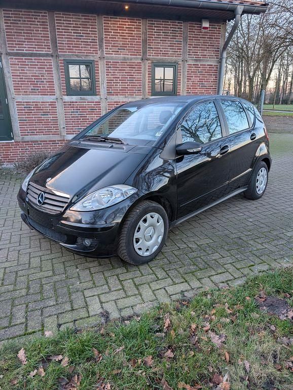 Schwarz Gebraucht 2005 Mercedes A180 Elegance Van / Kleinbus | 3.000 € (Etwas zu teuer) - Bild 1/4