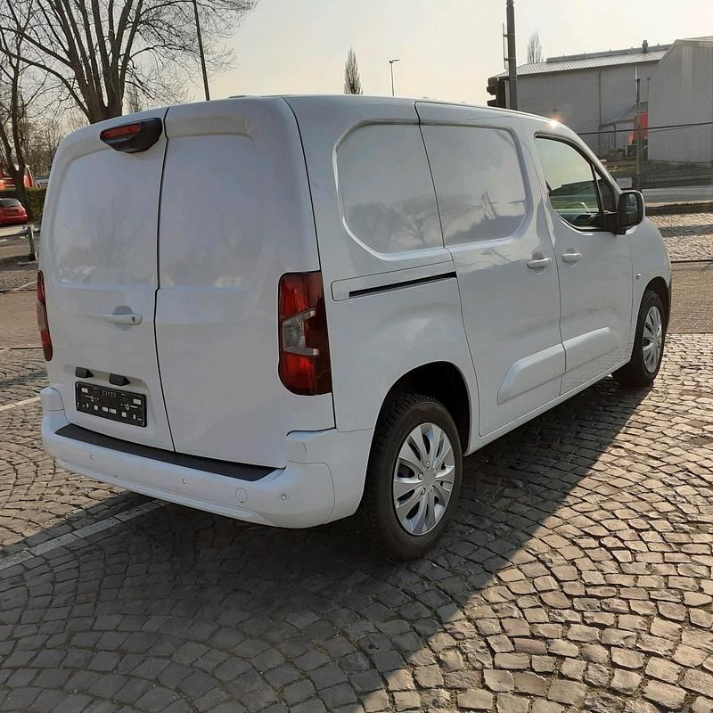 Gebraucht Citroën Berlingo 131 PS (96 kW) 2019 Weiß Van / Kleinbus