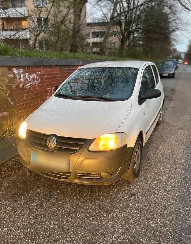 Gebraucht VW Fox 54 PS (39 kW) 2008 Weiß Kleinwagen