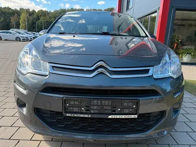 Usado Citroën C3 Attraction 68 CV (50 kW) 2014 Gris Utilitario