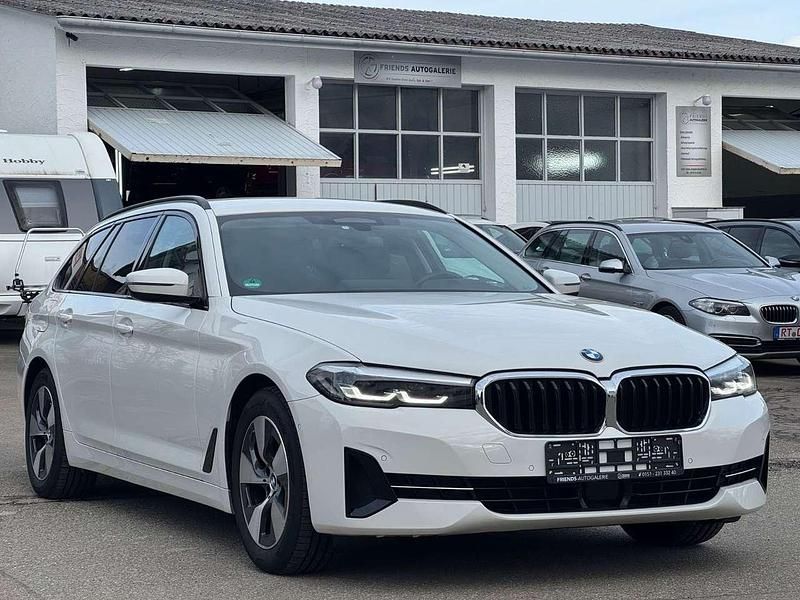 Gebraucht BMW 520 Shadowline 190 PS (139 kW) 2022 Weiß Kombi