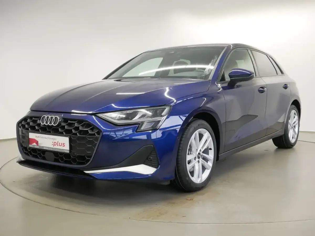 Gebraucht Audi A3 Advanced 150 PS (110 kW) 2025 Navarrablau metallic Limousine