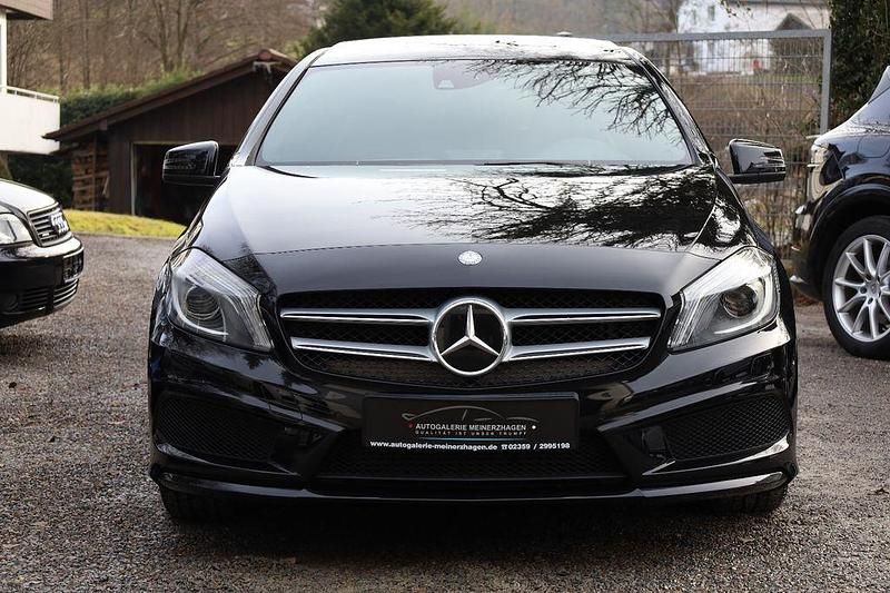 Gebraucht Mercedes A250 Sportline 211 PS (155 kW) 2014 Schwarz Limousine