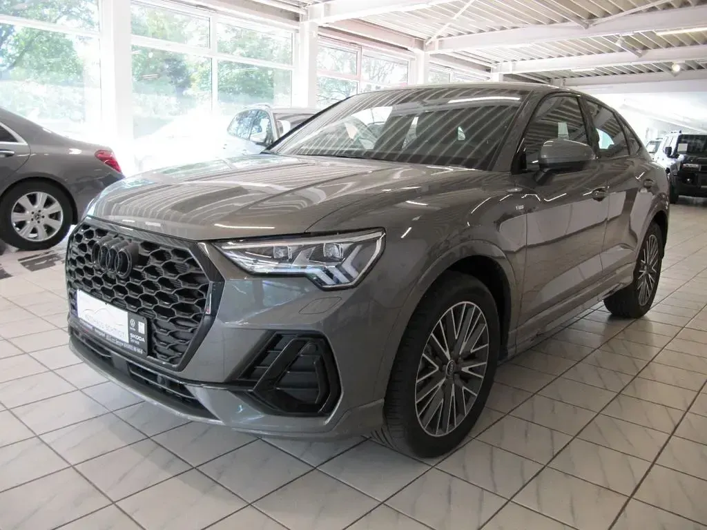Neu Audi Q3 S-Line 190 PS (139 kW) 2026 Grau SUV