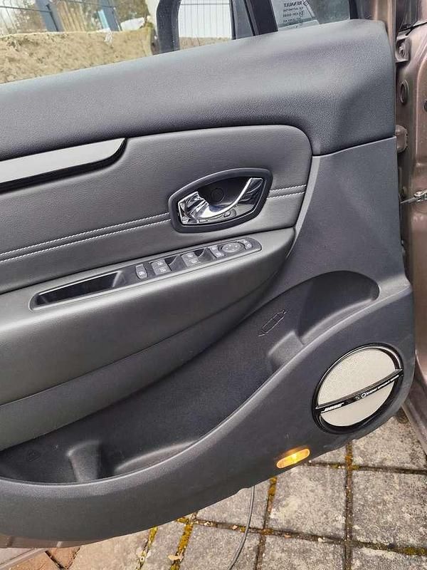 Gebraucht Renault Grand Scénic Bose Edition 131 PS (96 kW) 2015 Van / Kleinbus