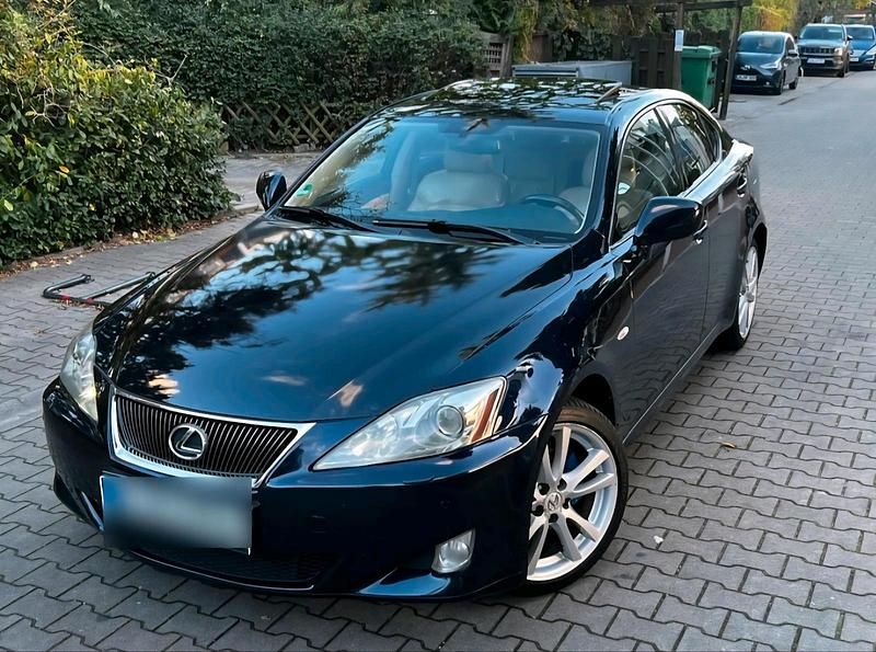 Blau Gebraucht 2009 Lexus IS220d Limousine | 5.000 € - Bild 1/4