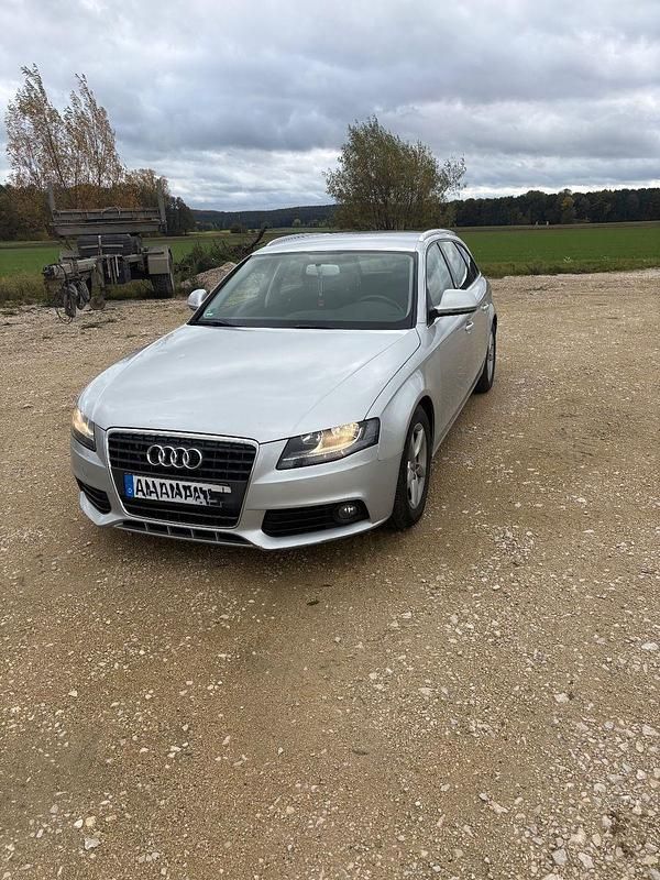 Silber Gebraucht 2008 Audi A4 Ambiente Kombi | 8.250 € (Etwas zu teuer) - Bild 1/4