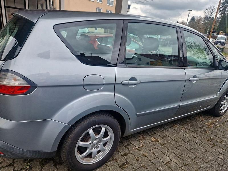 Gebraucht Ford S-MAX Titanium 145 PS (106 kW) 2006 Silber Van / Kleinbus