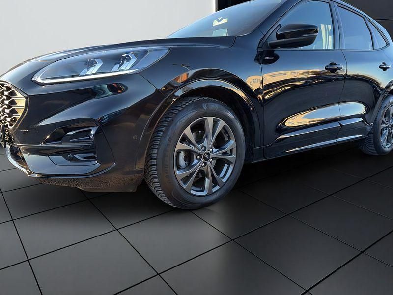 Gebraucht Ford Kuga 120 PS (88 kW) 2023 Schwarz SUV