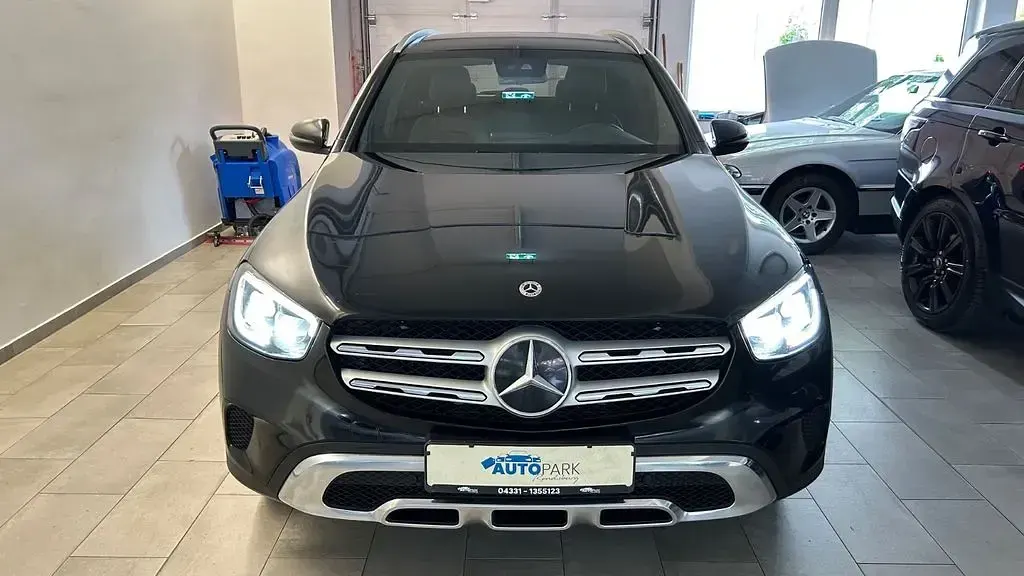 Gebraucht Mercedes GLC300 211 PS (155 kW) 2021 Schwarz SUV