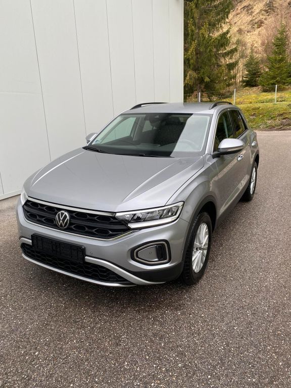 Silber Gebraucht 2022 VW T-Roc Life SUV | 26.980 € (Fairer Preis) - Bild 1/4