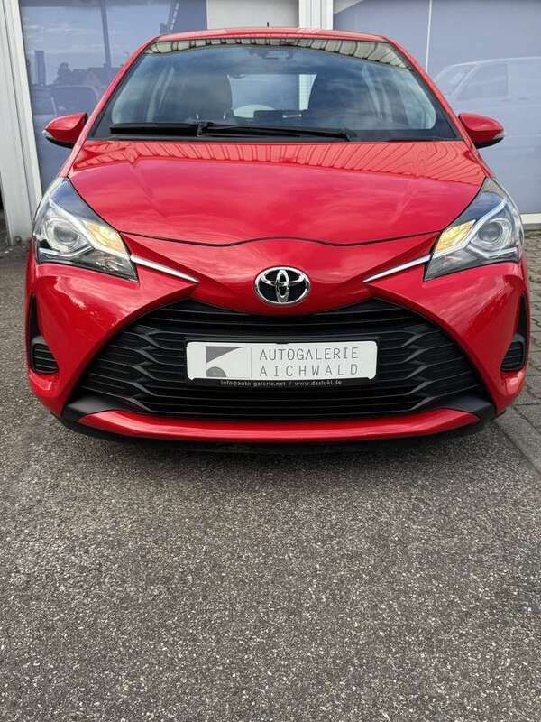 Rot Gebraucht 2020 Toyota Yaris Comfort Kleinwagen | 11.800 € (Guter Preis) - Bild 1/4