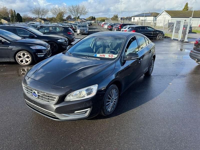 Schwarz Gebraucht 2015 Volvo S60 Momentum Limousine | 5.400 € (Etwas zu teuer) - Bild 1/4