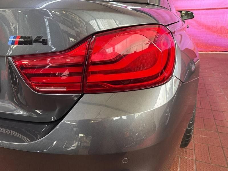 Grau Gebraucht 2018 BMW M4 Cabriolet Performance Cabrio | 52.000 € (Guter Preis) - Bild 1/4