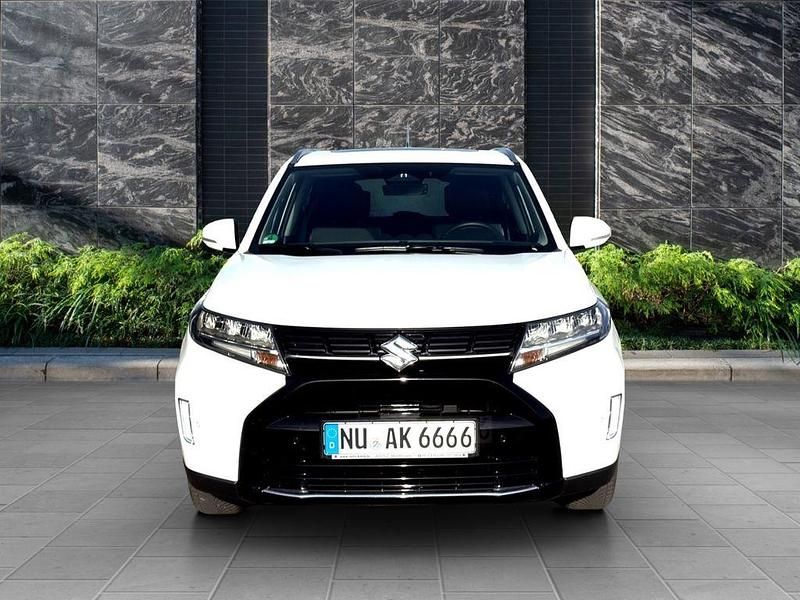 Gebraucht Suzuki Vitara Comfort+ 116 PS (85 kW) 2025 Cool white pearl SUV