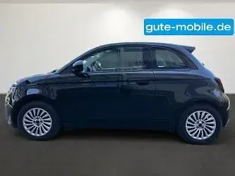 Gebraucht Fiat 500e Action 69 kW (95 PS) 2022 Colore esterno (onyx schwarz) Limousine
