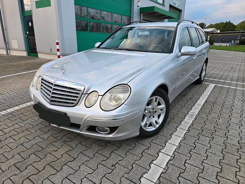 Silber Gebraucht 2007 Mercedes E220 Kombi | 4.499 € (Fairer Preis) - Bild 1/4