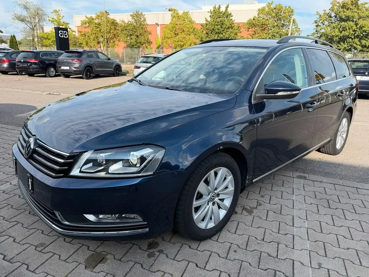 Gebraucht VW Passat 160 PS (117 kW) 2011 Blau Kombi