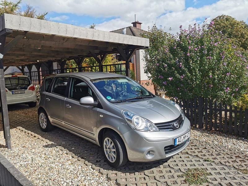 Silber Gebraucht 2009 Nissan Note Acenta Van / Kleinbus | 4.400 € (Etwas zu teuer) - Bild 1/4