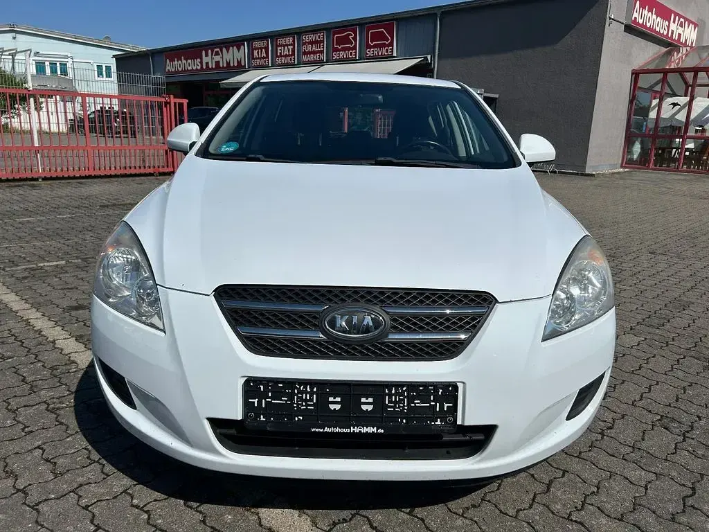 Gebraucht Kia Ceed LX 109 PS (80 kW) 2009 Weiß Kleinwagen