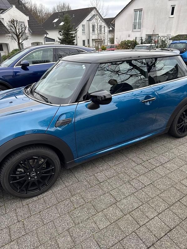 Gebraucht Mini John Cooper Works 130 PS (95 kW) 2021 Blau Kleinwagen