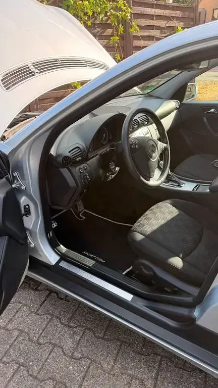 Gebraucht Mercedes C180 Sport Edition 143 PS (105 kW) 2005 Silber Limousine