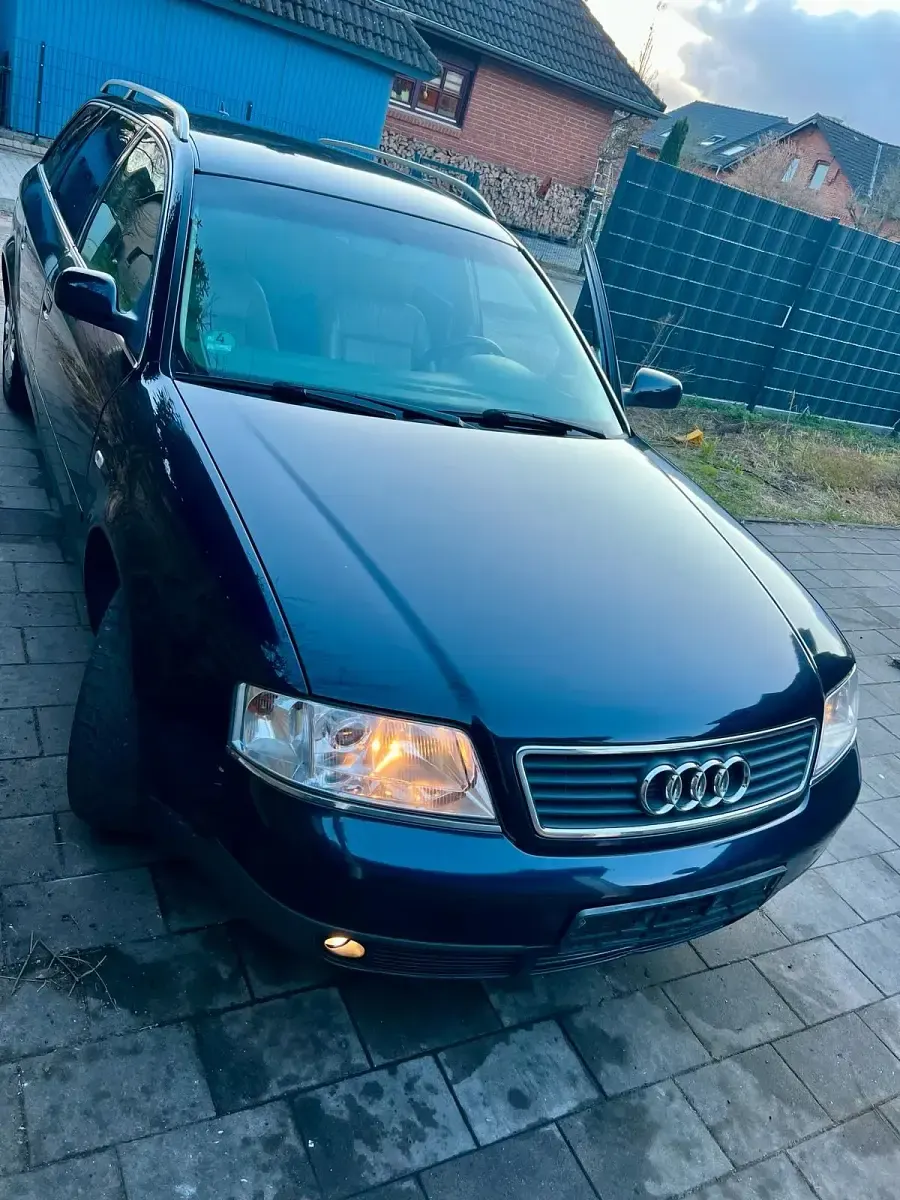 Używany Audi A6 165 KM (121 kW) 1999 Niebieski Sedan/Limuzyna