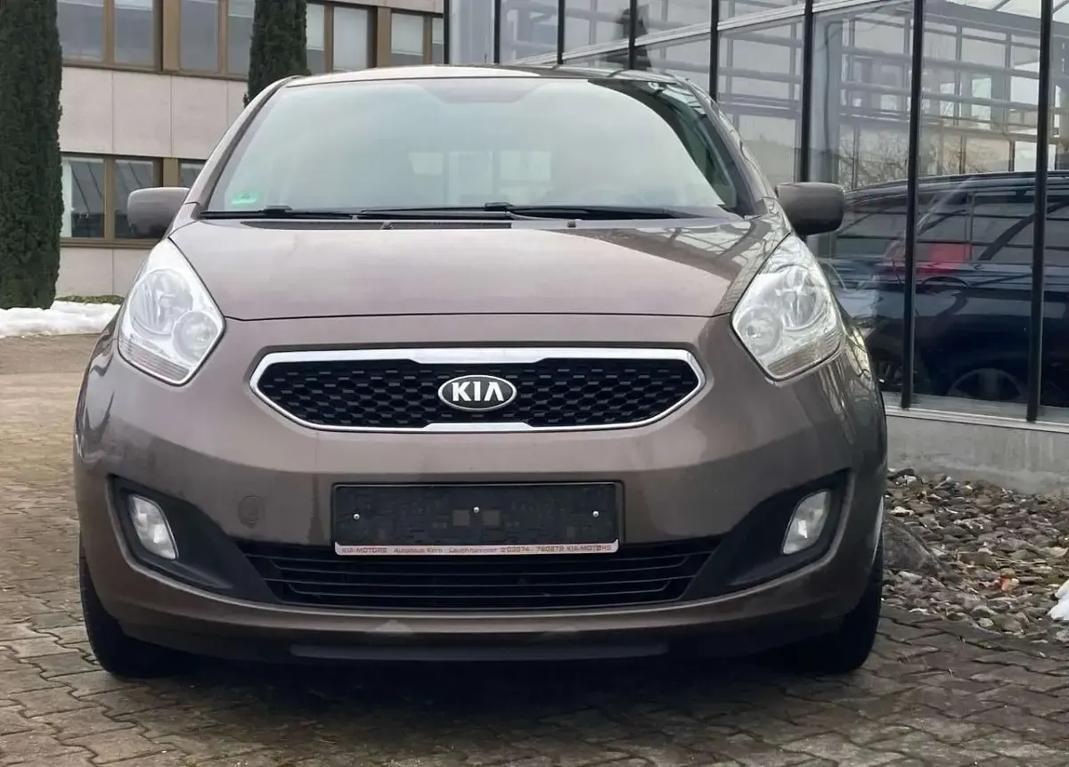 Gebraucht Kia Venga Spirit 125 PS (91 kW) 2013 Braun Kleinwagen