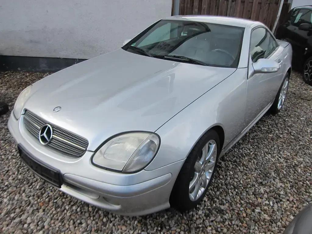 Gebraucht Mercedes SLK200 163 PS (119 kW) 2001 Silber Cabrio