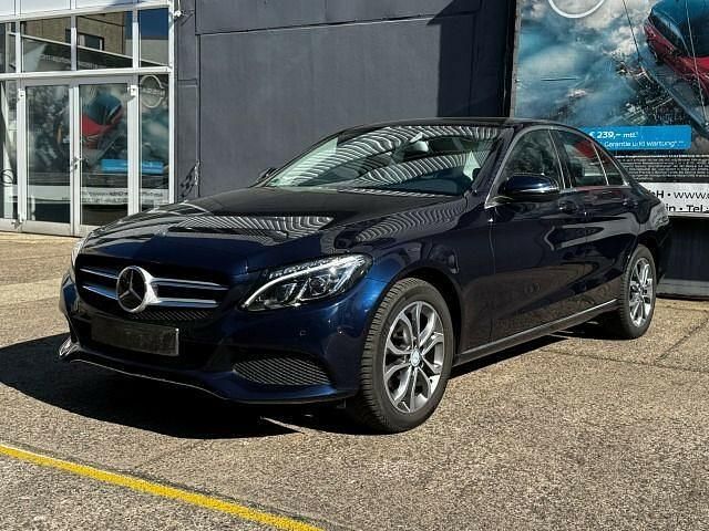 Gebraucht Mercedes C180 Avantgarde 156 PS (114 kW) 2016 Cavansitblau  metalliclack Limousine