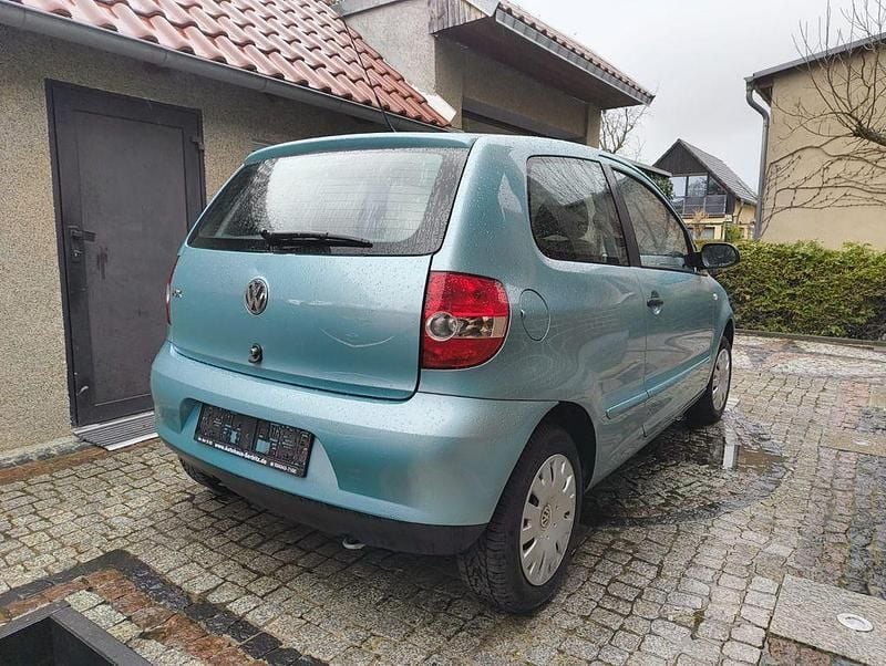 Gebraucht VW Fox 60 PS (44 kW) 2009 Blau Kleinwagen