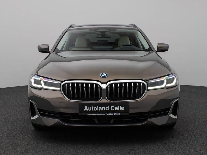 Gebraucht BMW 530e Luxury Line 292 PS (214 kW) 2022 Grau Kombi