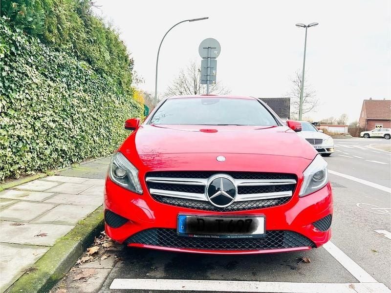 Gebraucht Mercedes A220 170 PS (125 kW) 2013 Rot Limousine