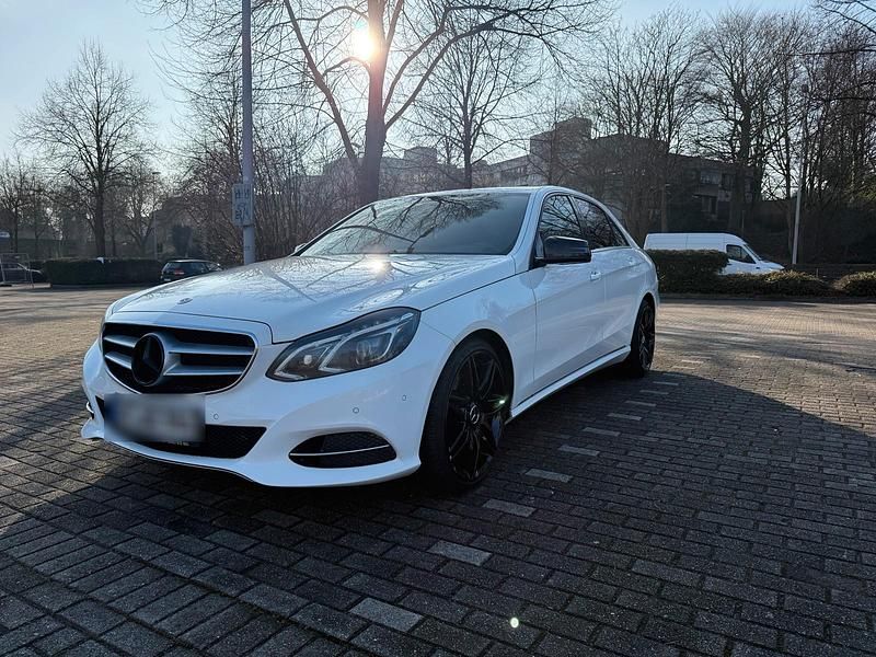 Gebraucht 2013 Mercedes E200 Limousine | 9.999 € (Fairer Preis) - Bild 1/4