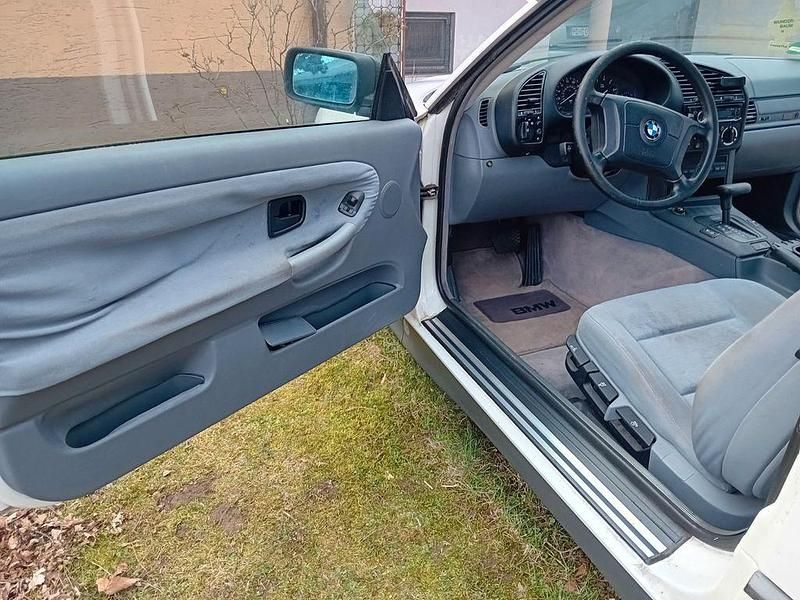 Gebraucht BMW 318 140 PS (102 kW) 1995 Weiß Coupé