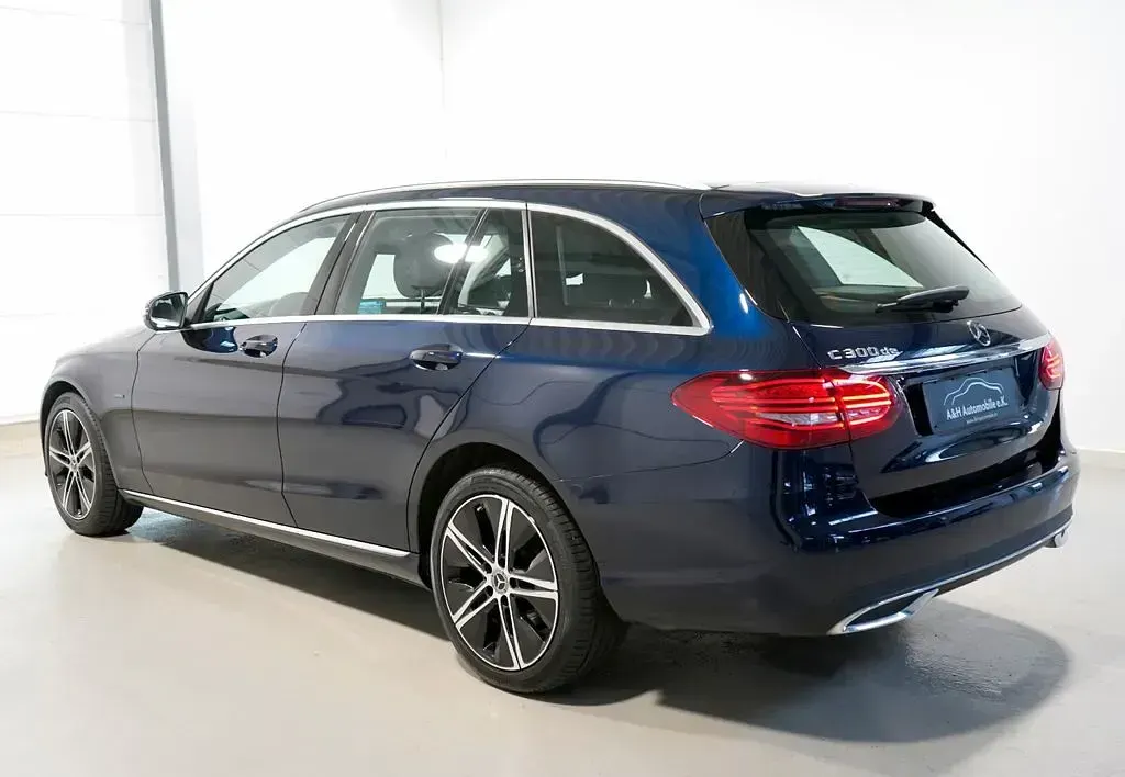 Gebraucht Mercedes E300 Avantgarde 194 PS (142 kW) 2020 Blau Limousine