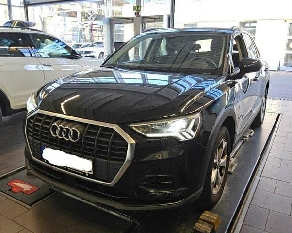 Gebraucht Audi Q3 Ambiente 245 PS (180 kW) 2023 Mythosschwarz metallic SUV