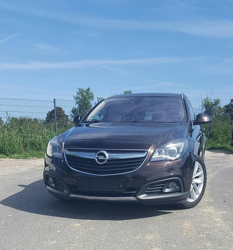 Braun Gebraucht 2016 Opel Insignia Country Tourer Kombi | 5.500 € (Superpreis) - Bild 1/4
