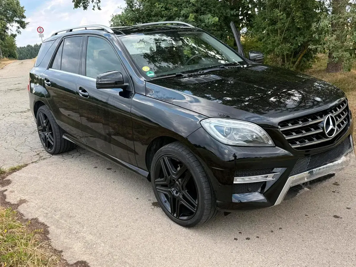 Gebraucht Mercedes ML350 258 PS (189 kW) 2012 Schwarz SUV